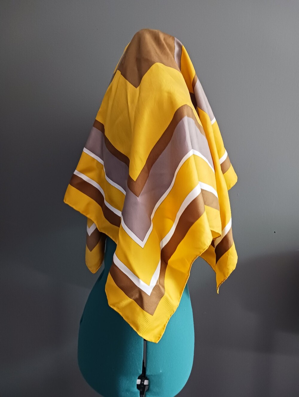 V8ntage Christian Dior From 80s Silk Scarf 31" - Picture 5 of 11